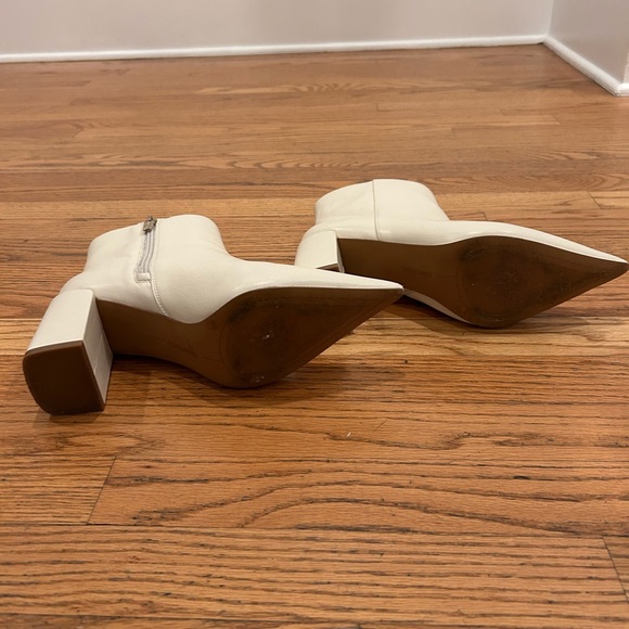 Marc Fisher Jarli bootie, white. Size 9. EUC - Picture 11 of 11